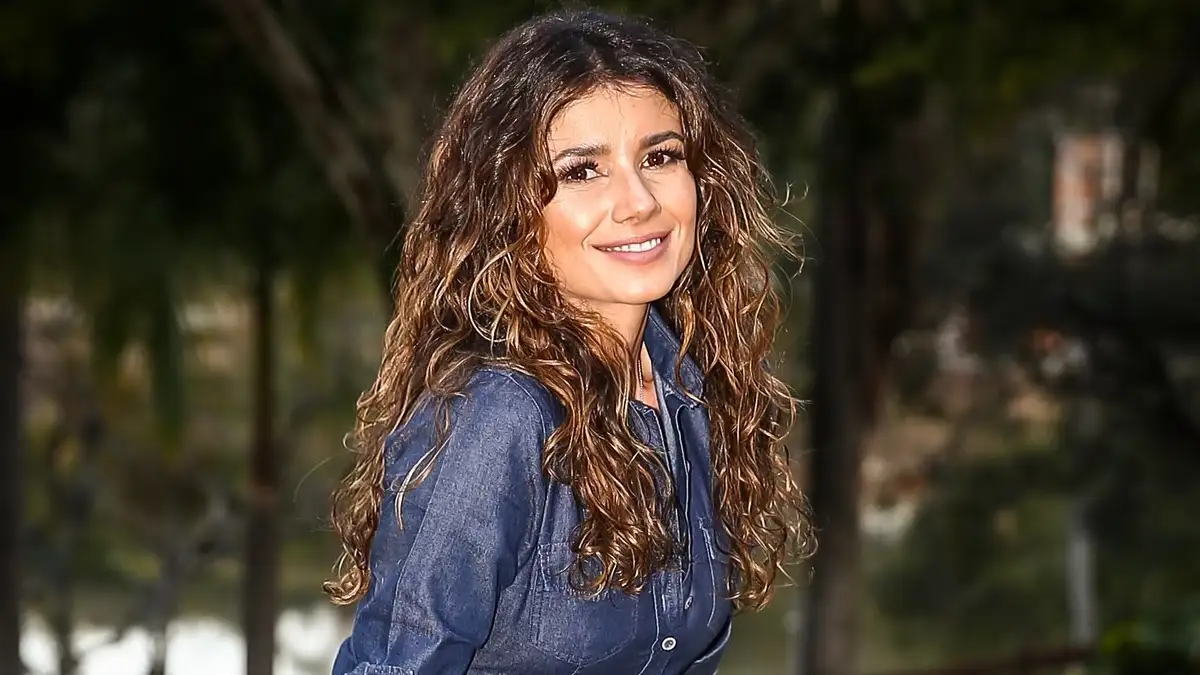 Paula Fernandes recebe pedido de desculpas após acusação de barrar cantor Paula Fernandes recebe pedido de desculpas após acusação de barrar cantor