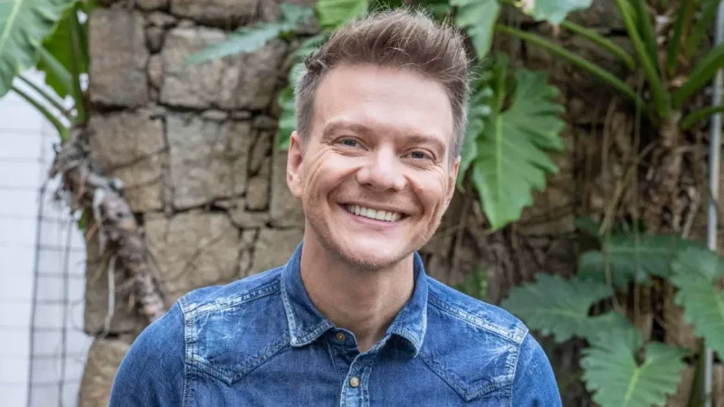 Michel Teló apresenta projeto especial em camping de Barretos