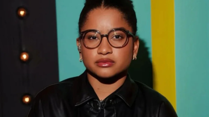 Tia Milena revela mensagens racistas e causa revolta online