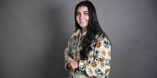 Yasmin Santos relembra infância e destaca violão como sua escola Yasmin Santos relembra infância e destaca violão como sua escola