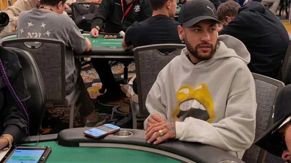 Neymar perde bolada no pôquer em Las Vegas após queda do Brasil na Copa Neymar perde bolada no pôquer em Las Vegas após queda do Brasil na Copa